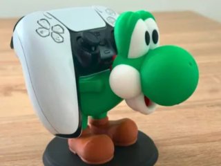 Soporte figura Yoshi para mando PS5