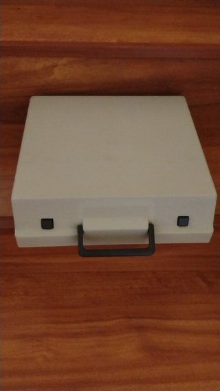 Máquina de escribir AEG Olympia 90s sin uso