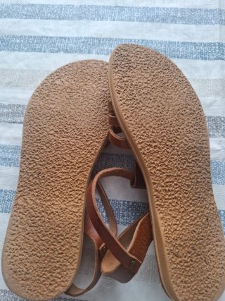 Sandalias de cuero hechas a mano. Talla 40.