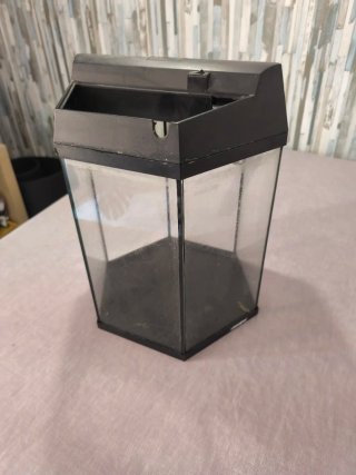 Acuario hexagonal de cristal con tapa