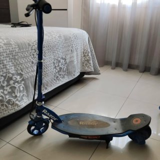 Patinete Eléctrico Razor Azul