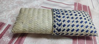 Bolsa palhinha bege e azul