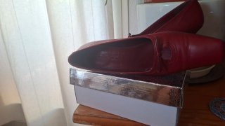 Zapatos de Piel, marca Maripaz Talla 39 Rojos.