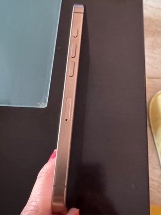 iPhone 16 Pro 256GB Titanio Desierto