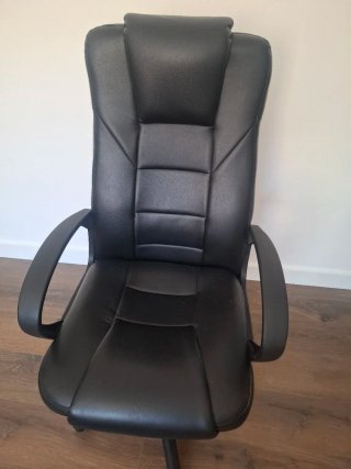 Silla de oficina ergonómica negra