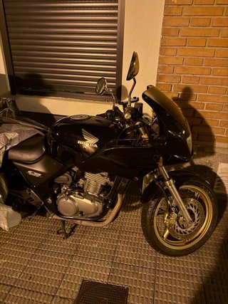 Honda CB500S 2001 Negra y Dorada