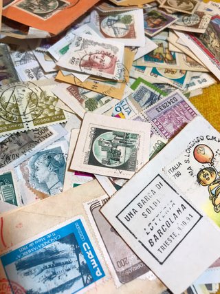Lotto francobolli misti Italia e estero
