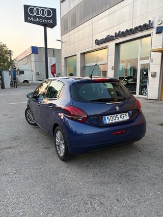Peugeot 208 1.2 PureTech · 2017 · 88.800 km · Full