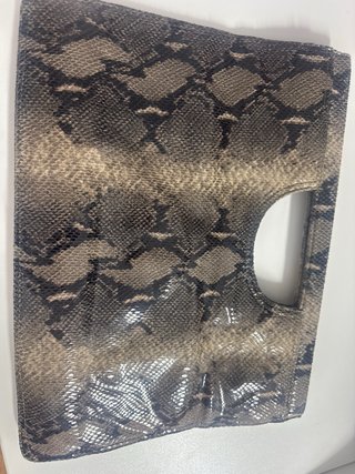 Bolso Nine West estampado serpiente