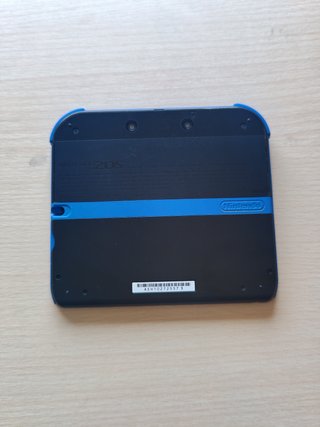 Nintendo 2DS Negra y Azul + Cargador y Lápiz