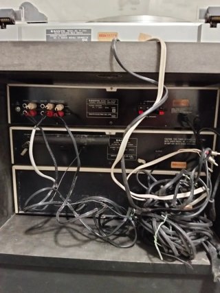 Cadena de música Sanyo con tocadiscos