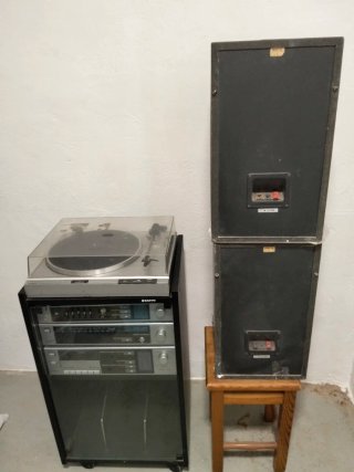 Cadena de música Sanyo con tocadiscos