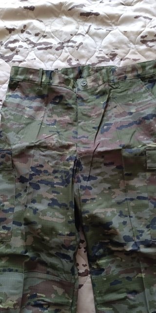 Uniforme de campaña pixelado boscoso Talla 4-L
