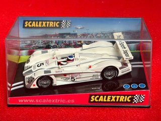 AUDI  R-8 "SPORT JAPAN" LE MANS 2002 (SCALEXTRIC)