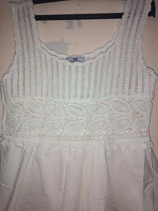 Blusa blanca bordada
