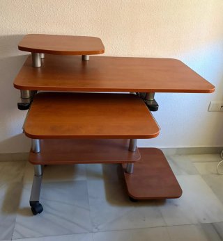 Escritorio ordenador con ruedas
