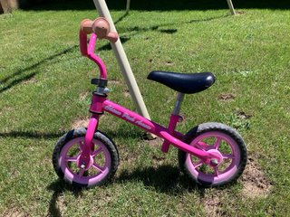 Bicicleta sin pedales Chicco rosa