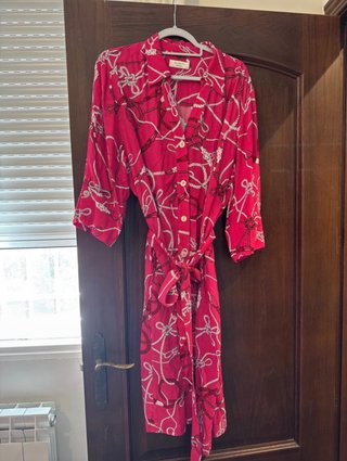 Vestido fucsia con nudos marineros