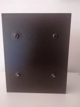 Buzón metálico plateado