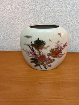 Jarrón de cerámica japonés pintado
