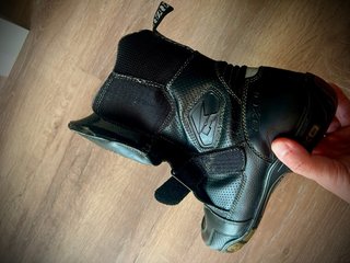 Botas para motorista con el uso de un solo viaje.