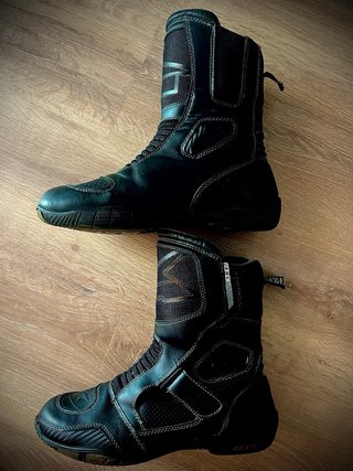 Botas para motorista con el uso de un solo viaje.