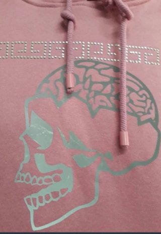Sudadera rosa con  calavera pedrería