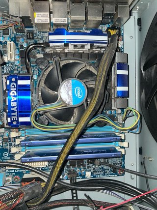 Torre PC Antec Negra
