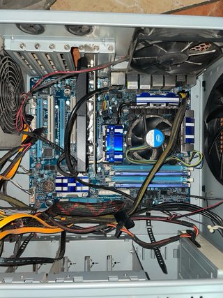 Torre PC Antec Negra