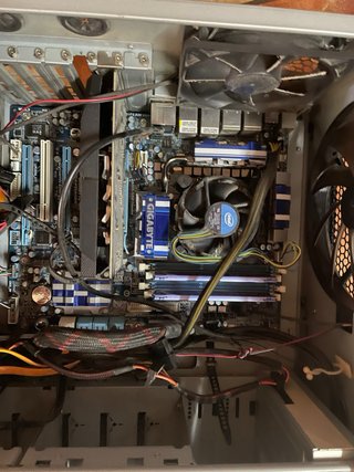 Torre PC Antec Negra
