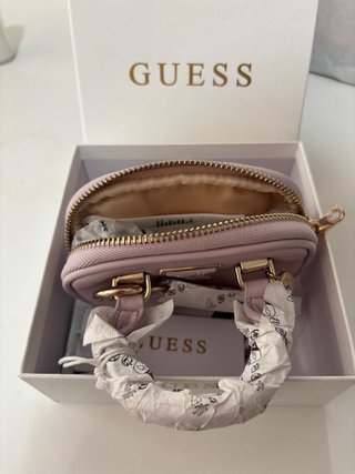 Cartera Guess dorada. Precio negociable.
