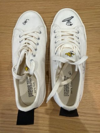 Zapatillas Snoopy Surf. Zara. Talla 36-37.