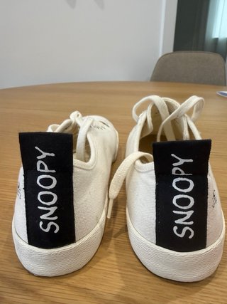Zapatillas Snoopy Surf. Zara. Talla 36-37.