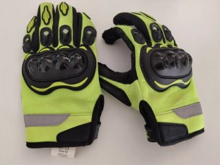 Moto Deportiva Negra y Verde