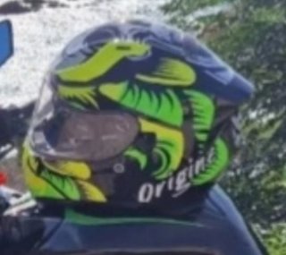 Moto Deportiva Negra y Verde