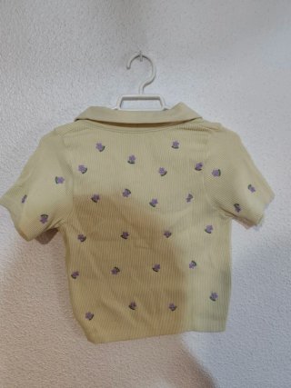 Camiseta Zara floral manga corta XS