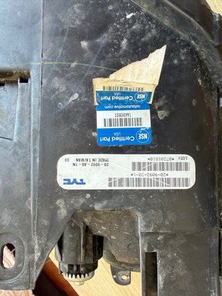 Faro delantero izquierdo Toyota Prius