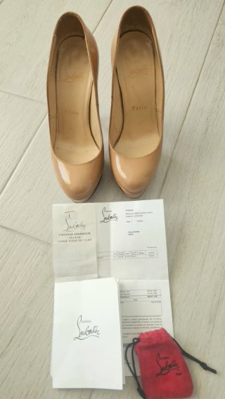 Zapatos Christian Louboutin Beige Tacon Alto