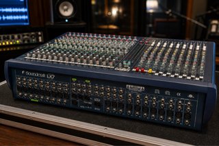 Soundcraft LX7 24 canales + Flight Case
