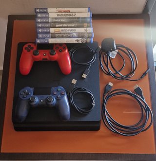 PS4 (PlayStation 4) con 2 controller e giochi