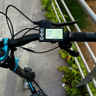Smartgyro Rockway DGT deslimitado a mando Patinete