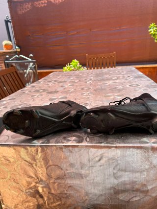 Botas de fútbol Nike Negras