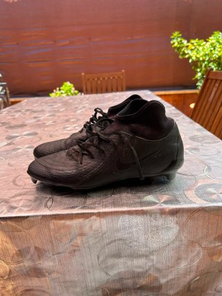 Botas de fútbol Nike Negras