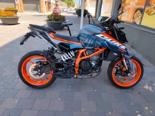 KTM 390 Duke Azul y Naranja