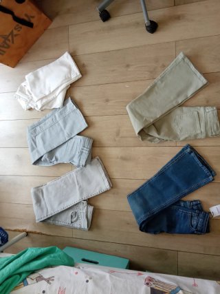 Lote 5 pantalones vaqueros niña sin usar