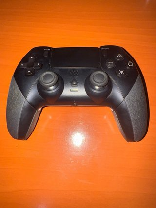 PS4 Slim Nera + Controller + 3 Giochi