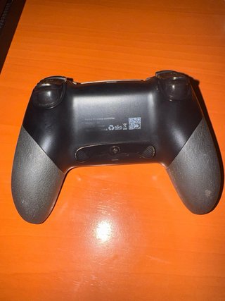 PS4 Slim Nera + Controller + 3 Giochi