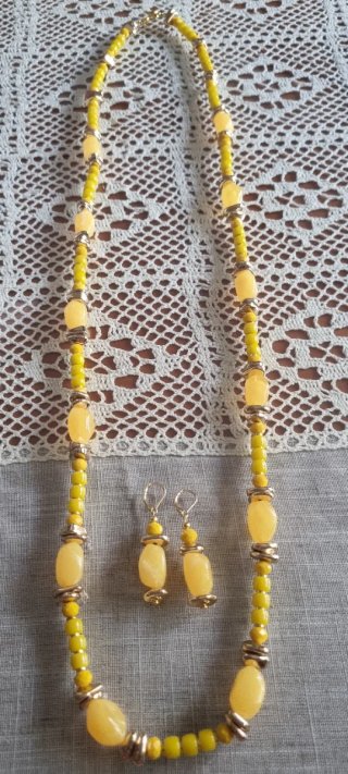 Collar y pendientes vintage hechos a mano