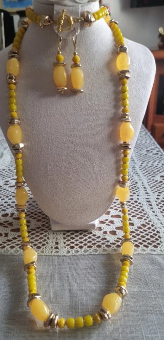 Collar y pendientes vintage hechos a mano