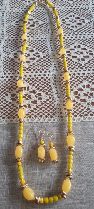 Collar y pendientes vintage hechos a mano